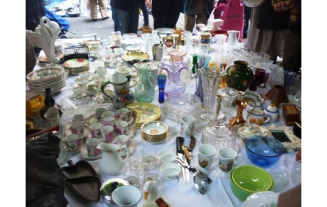 Foire à tout le 5 avril...