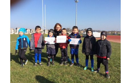 Les U6 souhaitent bon courage à leur copain...